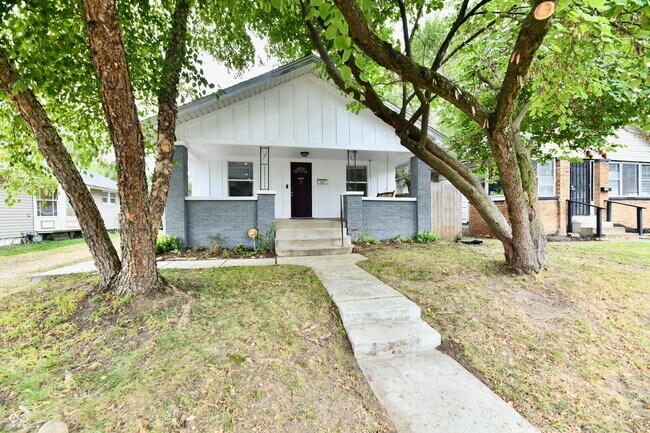 Building Photo - 1924 Mansfield St