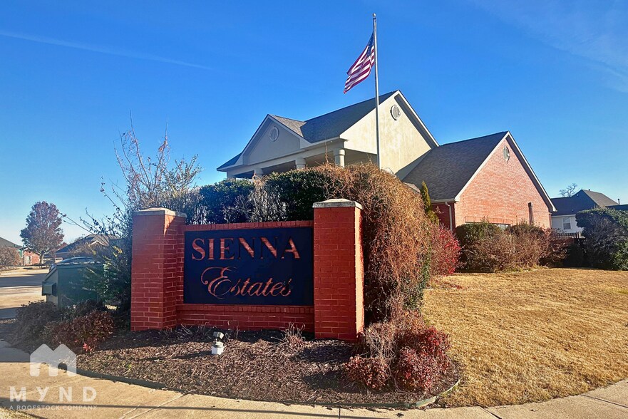 Building Photo - 430 Capri St