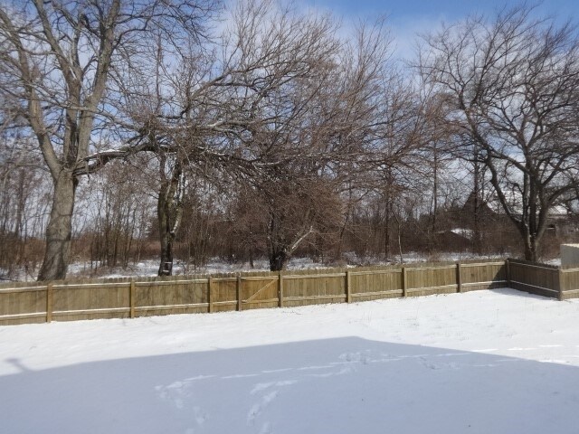 Building Photo - 9300 Huggins Ln