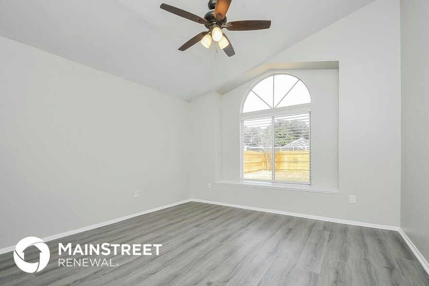 Building Photo - 3217 Thackeray Wy