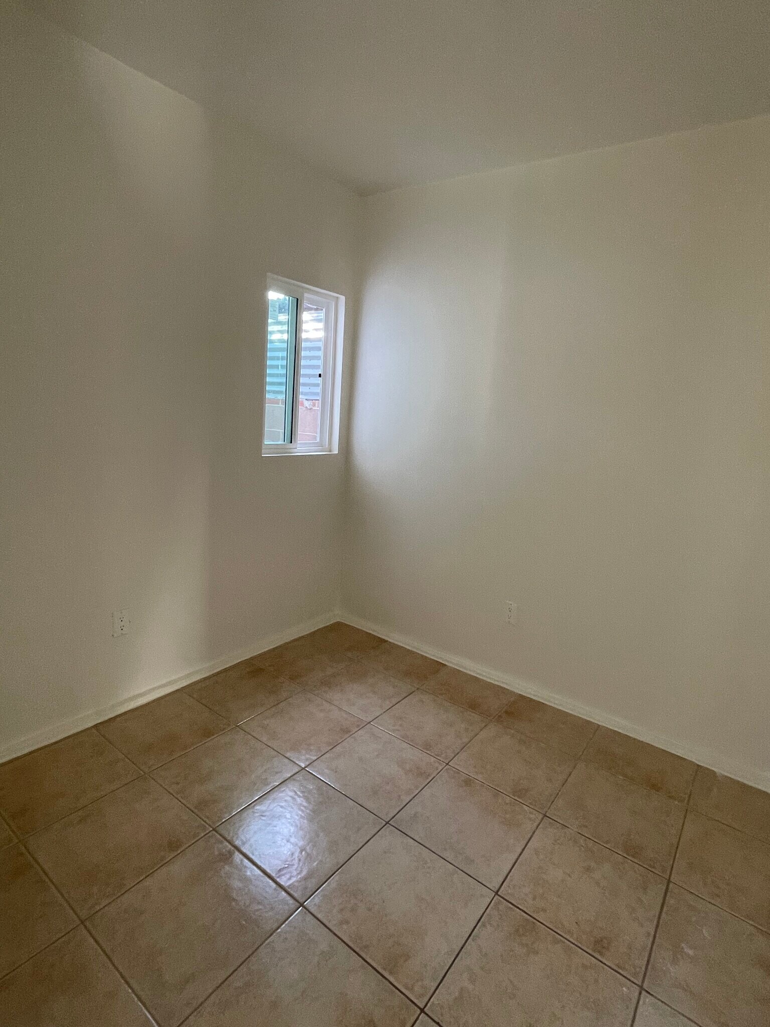 Building Photo - 6843 Vantage Ave