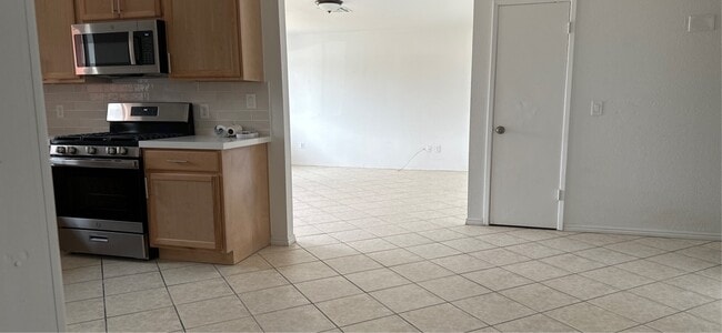 Building Photo - 1023 Alila Ave