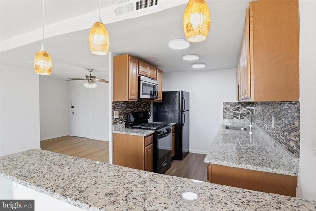 Building Photo - 4600 Duke St