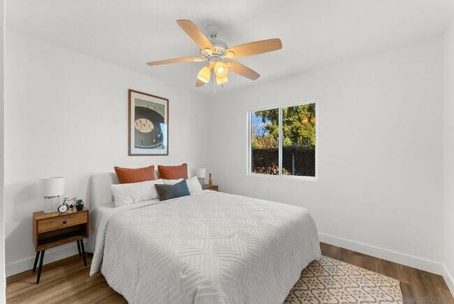 Building Photo - 8420-8424 Dallas St