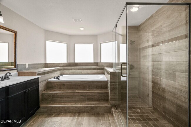 Building Photo - 7877 Enchanted View Dr