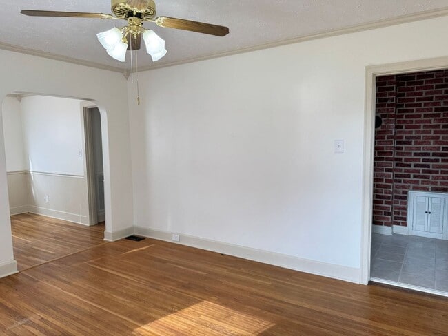 Building Photo - Freshly Updated 3BR Home with Designer Brick Accents