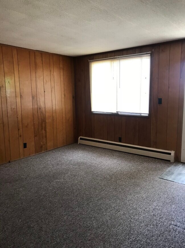 Building Photo - 518 E Cayuga St