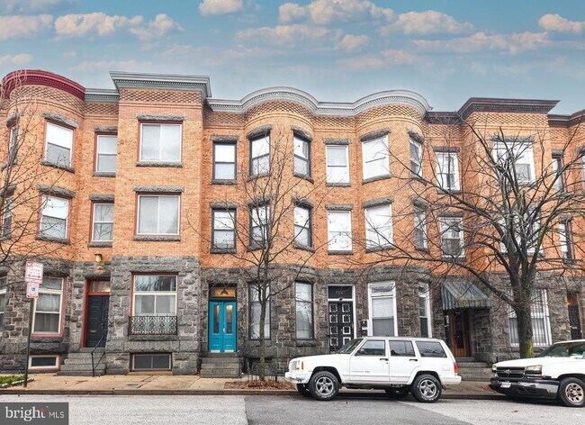 Building Photo - 728 Reservoir St