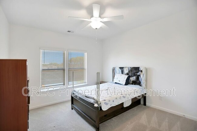 Building Photo - 691 Snow Owl Dr