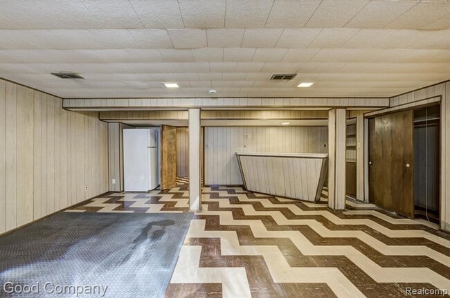 Building Photo - 8961 Laurence Ave