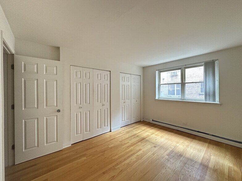 Building Photo - 3710 N Pine Grove Ave
