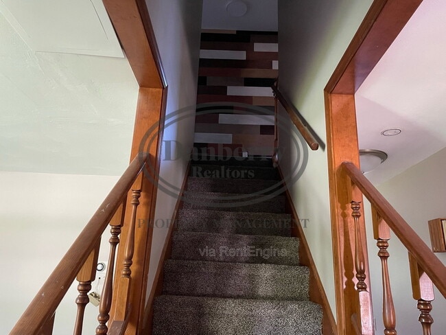 Building Photo - 3018 Gleneagle Dr