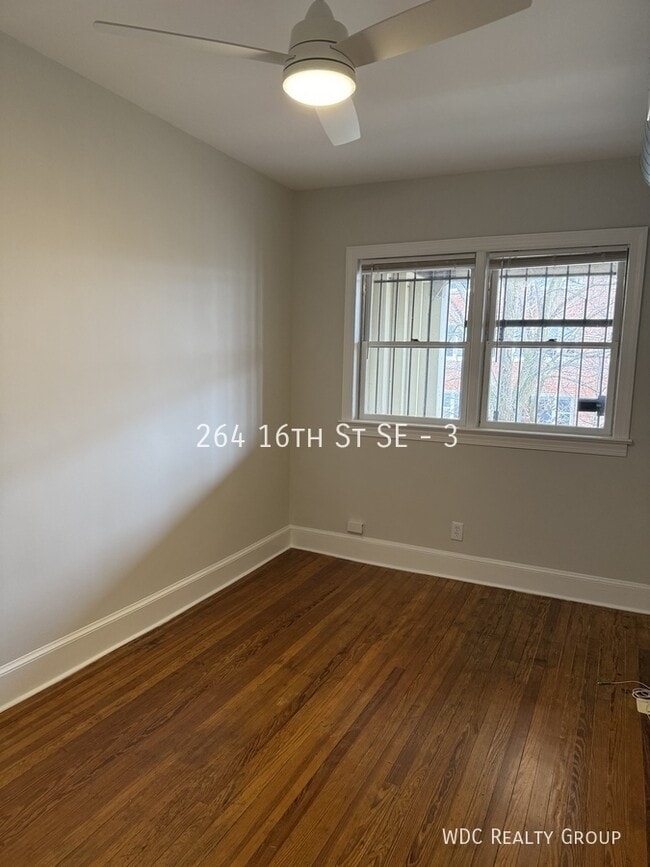 Building Photo - 264 16th St SE