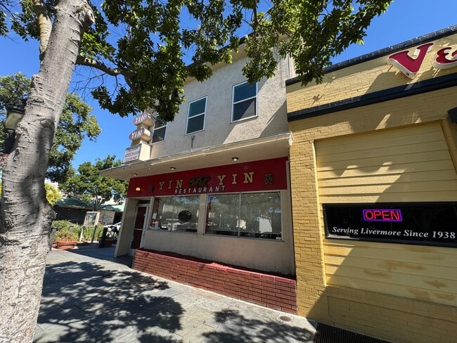 Building Photo - Executive Fully Upgraded Condo in Downtown Livermore