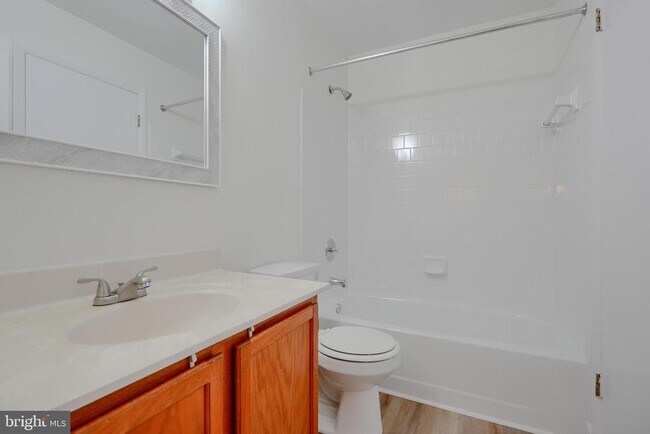 Building Photo - 3409 Howell Ct