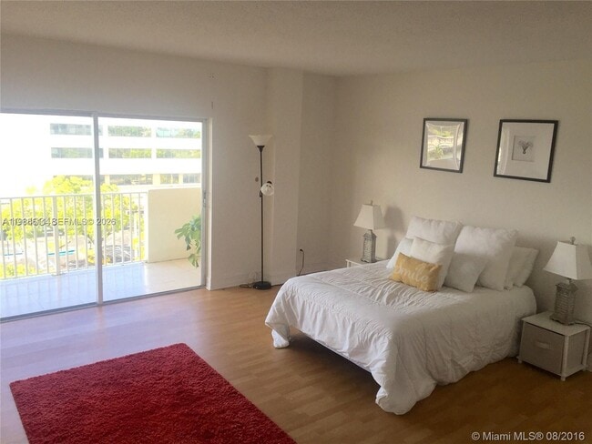 Building Photo - 1455 N Treasure Dr