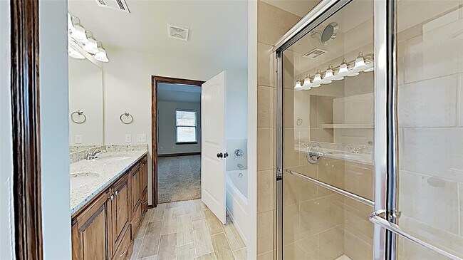 Building Photo - 404 Charles Ct