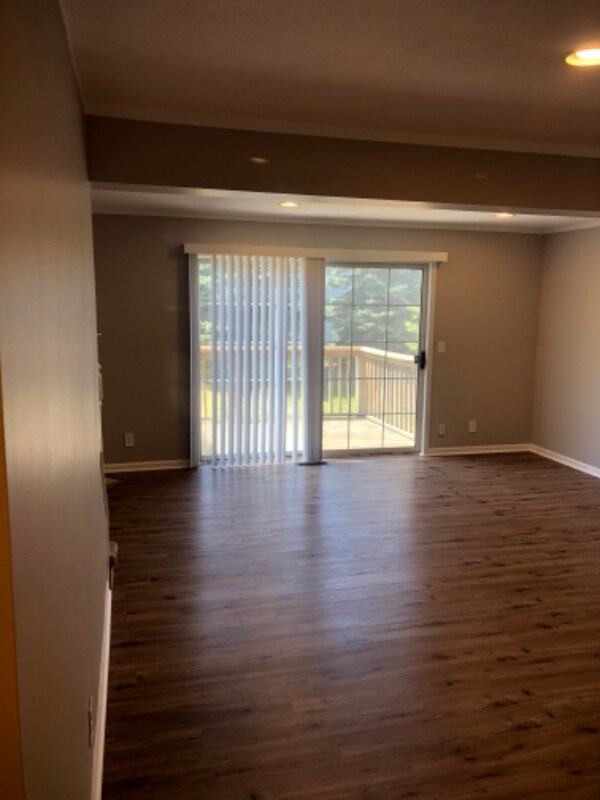 Building Photo - 3916 Courtyard Pl SE