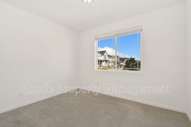 Building Photo - 2418 Cottongrass Ave
