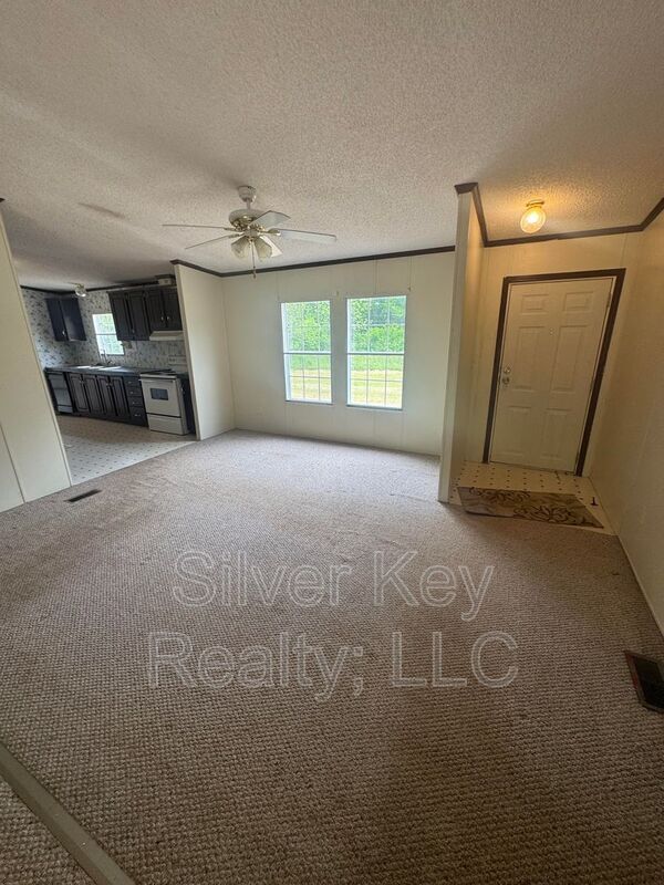Building Photo - 240 Co Rd 275