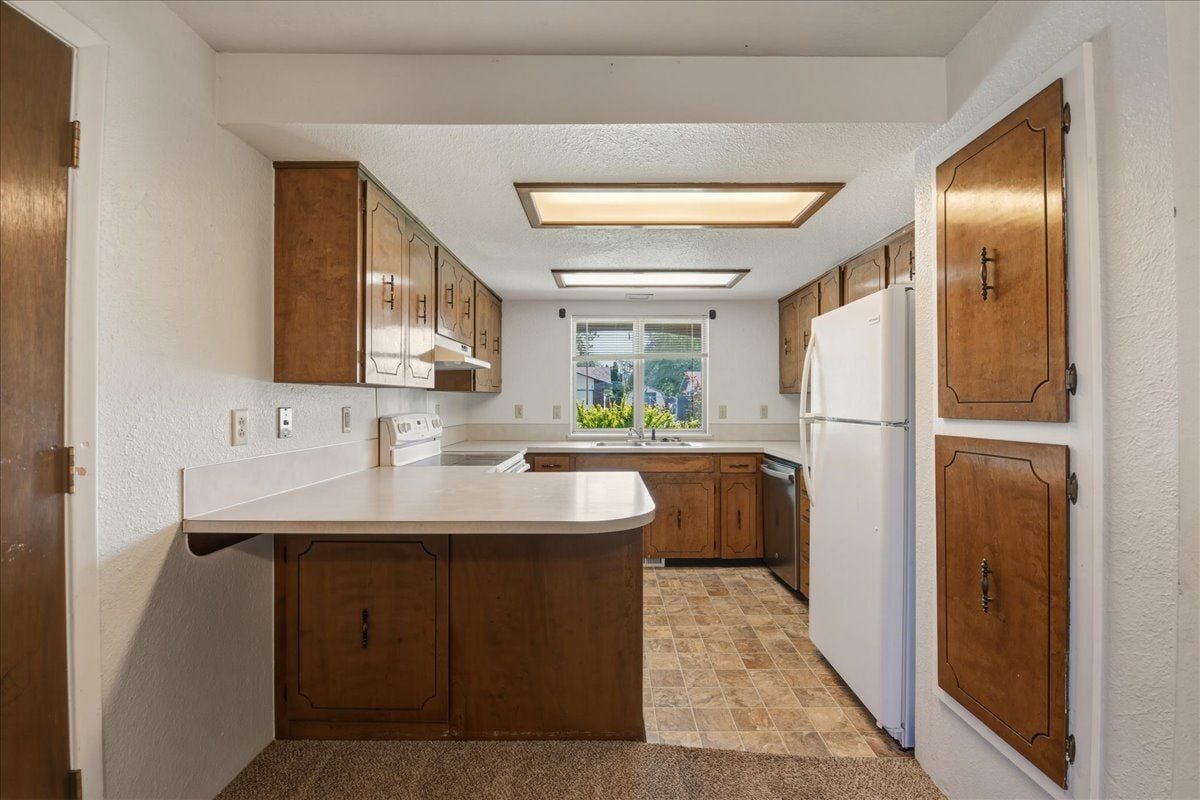 Building Photo - 117 N Homedale Ave