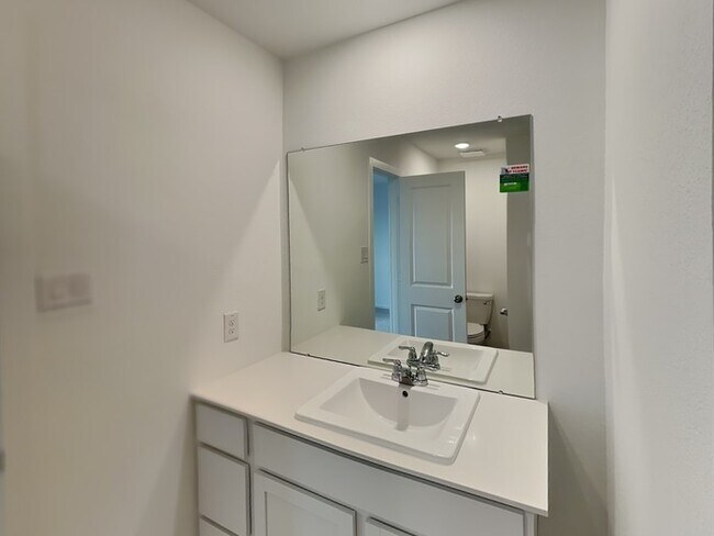 Building Photo - 417 Texas Pecan Dr