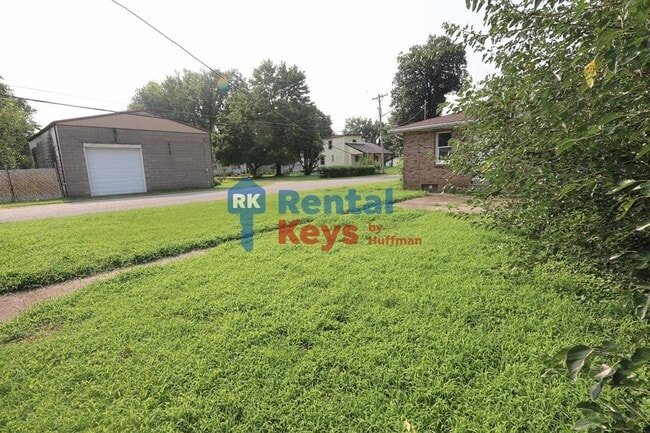 Building Photo - Two Bedroom House | Move in Ready