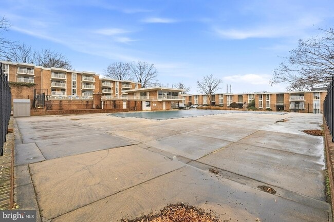 Building Photo - 2648 Redcoat Dr