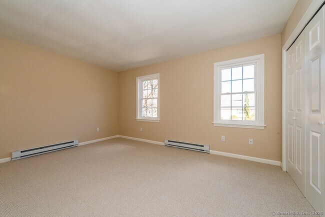 Building Photo - 16 Brantwood Dr