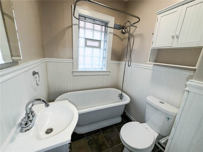 Building Photo - 12 Boardman St