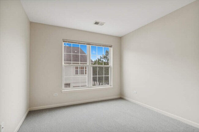 Building Photo - 690 Mill Cir