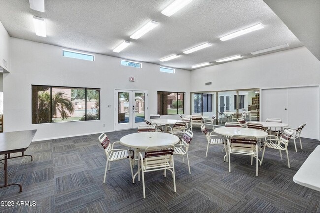 Building Photo - 8940 W Olive Ave