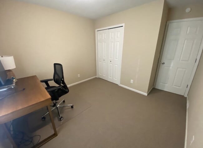 Building Photo - 3600 Trenton Ln N