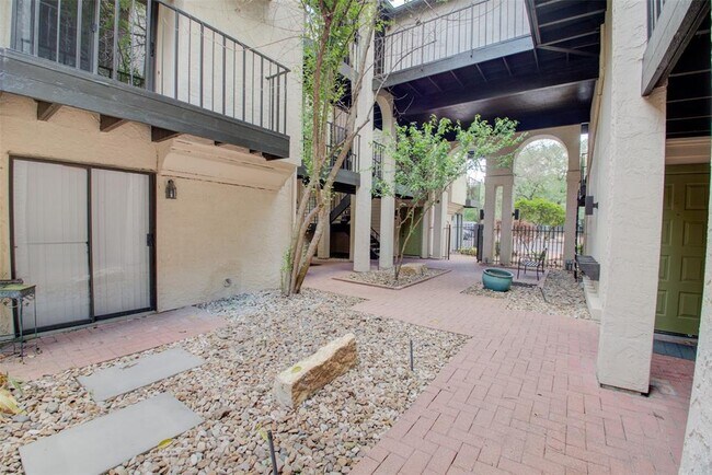 Building Photo - 1306 Norwalk Ln