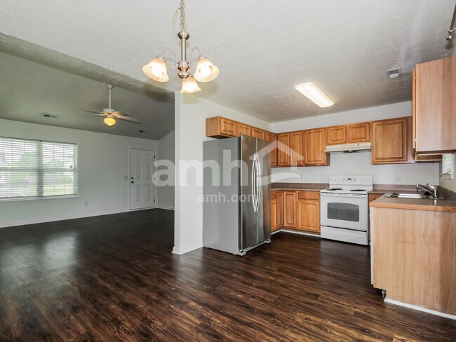 Building Photo - 9504 Huckabee Dr NE