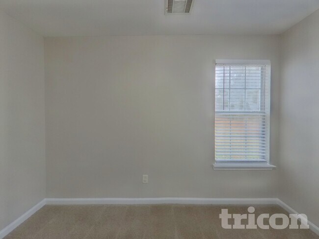 Building Photo - 708 Percevil Point