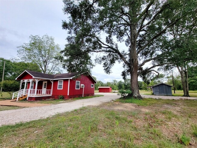 Building Photo - 15590 Magnolia Park