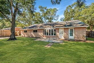 Building Photo - 2018 Westlake Rd