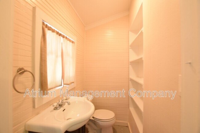 Building Photo - 206 W Wisconsin Ave