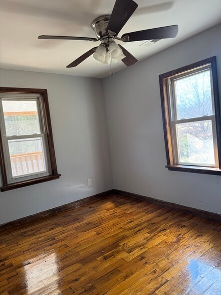 Building Photo - 460 Prospect Dr