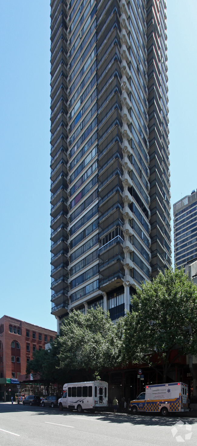 Building Photo - Taino Towers