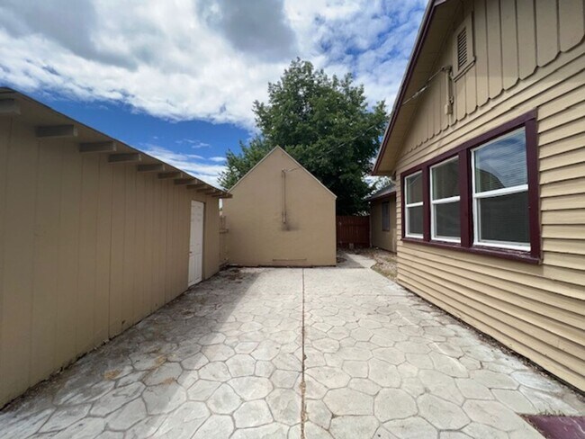 Building Photo - 4022 N Christine St