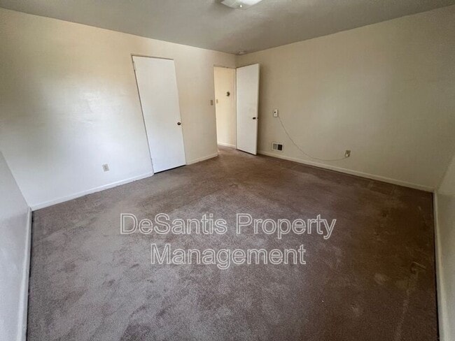 Building Photo - 1123 Clippert St