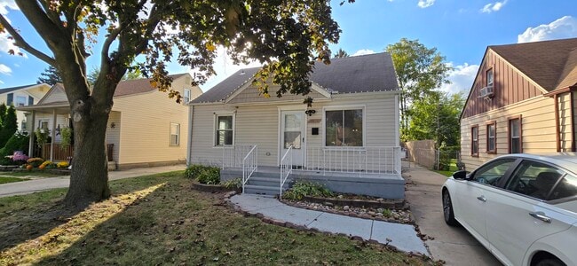 Building Photo - 4924 Hipp St