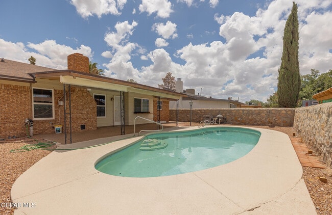 Building Photo - 3021 Fierro Dr