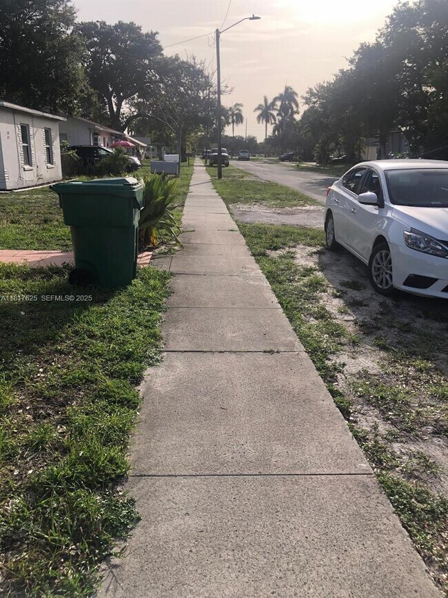 Building Photo - 215 SW 11th St