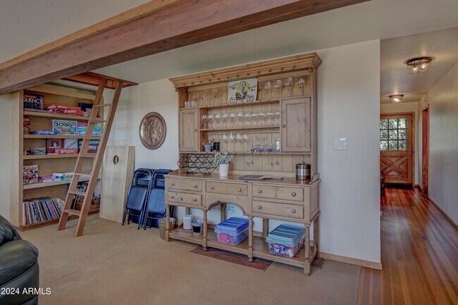 Building Photo - 6823 Fara Dr