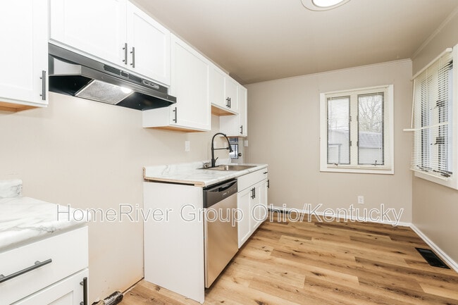 Building Photo - 2981 Kerwood Dr