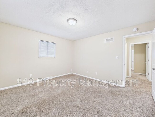 Building Photo - 131 S Crescent Ave