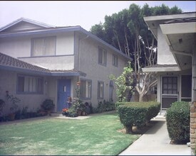 Building Photo - 2557 Yardarm Ave